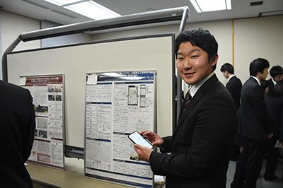 永田のポスター発表の様子