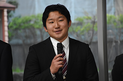 受賞スピーチの様子