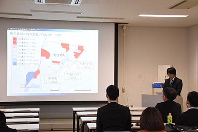 小島の発表の様子