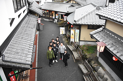 湯の坪街道の集合写真