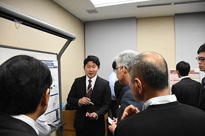 永田の発表の様子