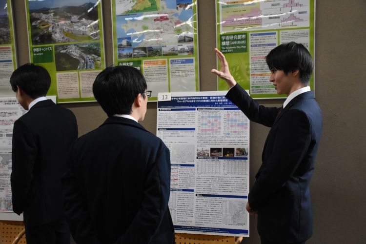 古賀研究室が日本都市計画学会九州支部大会で研究発表：大学ホームページ掲載画像（2枚目）