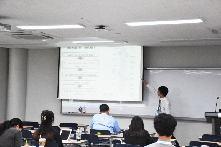 古賀研究室の大学院生3名が国際会議で研究発表:大学掲載画像1