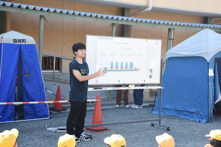 古賀研究室が益城町の小学校で防災教育：大学掲載画像2